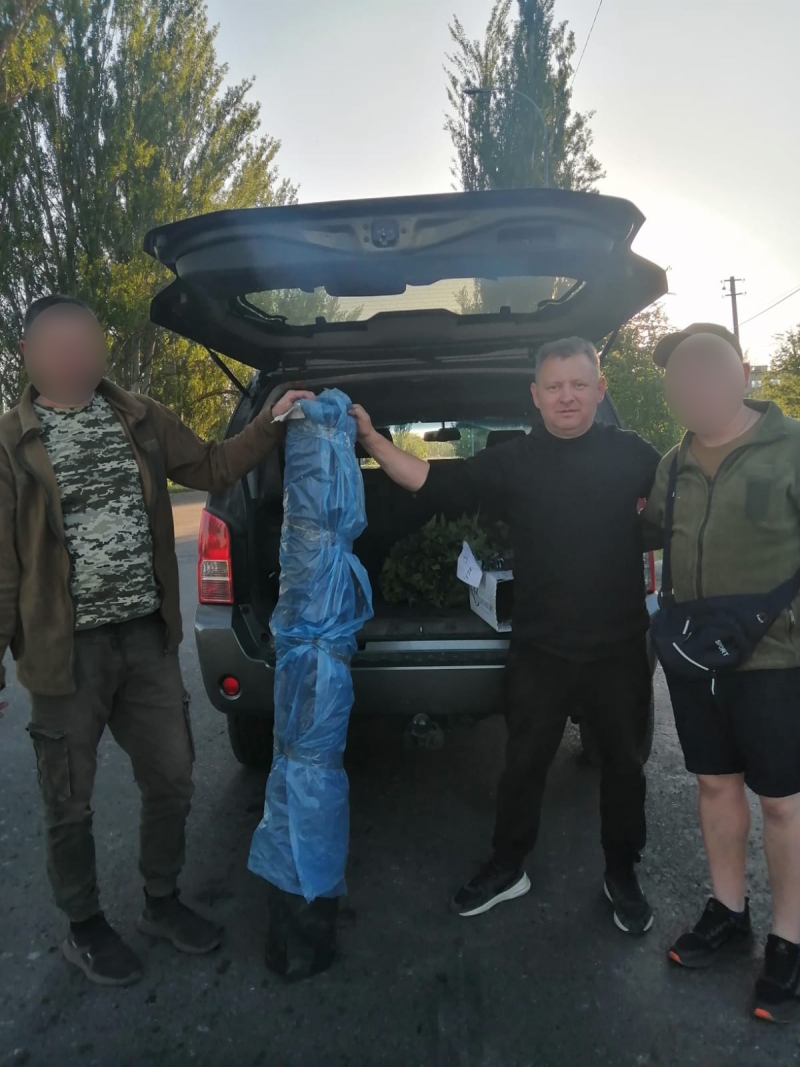 14.05.2024 Продовжуємо творити добрі справи. Знову в дорозі! Громадський дипломат ГО &laquo;Міжнародної Дипломатичної Місії &laquo;ОБСЕ&raquo; Приходько Григорій Дмитрович з волонтерами знову привіз допомогу на Донбас нашим захисникам.
