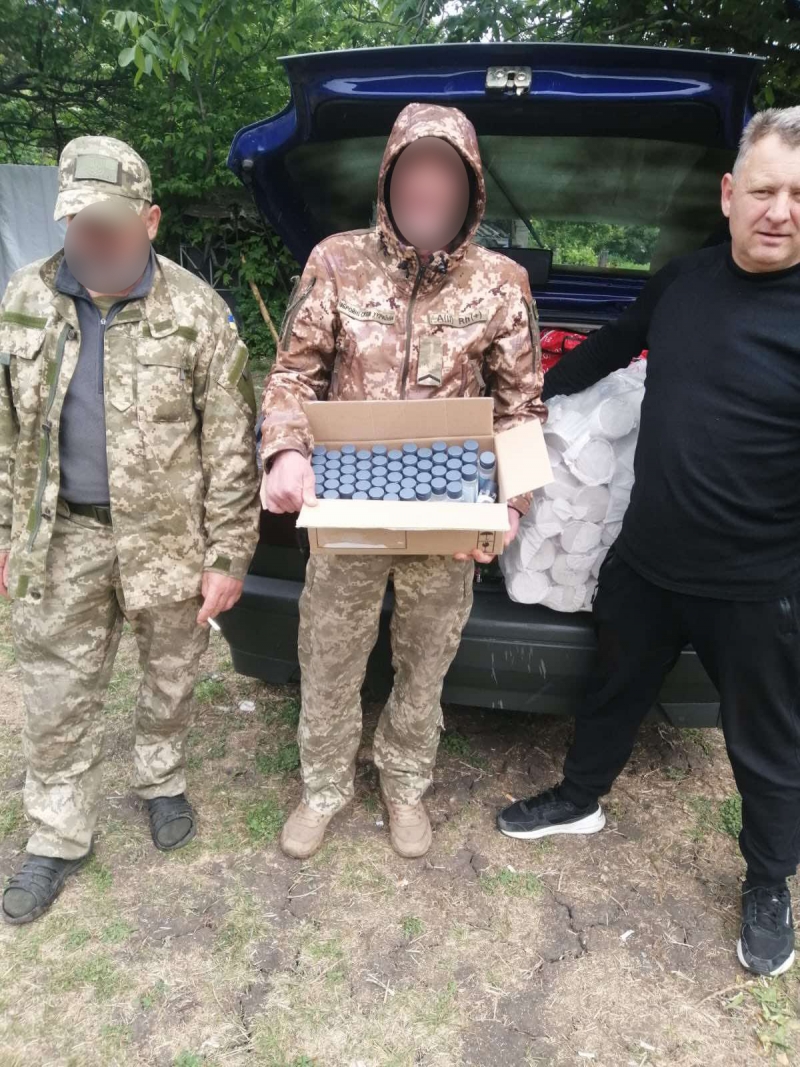 18.05.2024 Продовжуємо творити добрі справи. Знову в дорозі! Громадський дипломат ГО &laquo;Міжнародної Дипломатичної Місії &laquo;ОБСЕ&raquo; Приходько Григорій Дмитрович з волонтерами знову привіз допомогу на Донбас нашим захисникам.